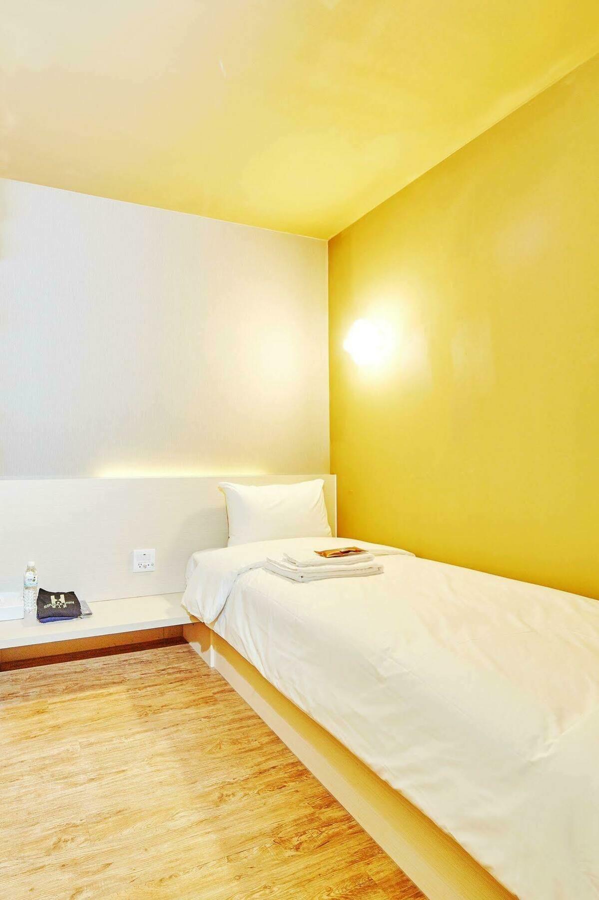 Single Inn - Taipei Exterior photo